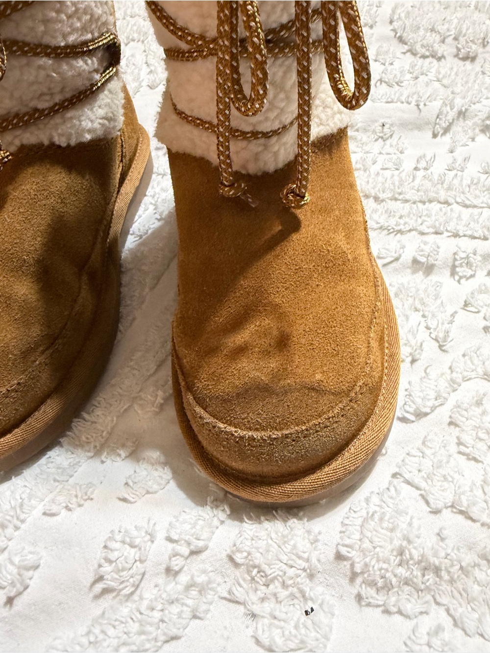 Kids Ugg Koolaburra Boots Size 1 Brown Winter Boots with White Panel in Front - Picture 3 of 8